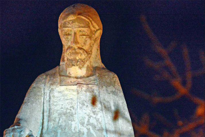 Video  Las manos que elevaron el Cristo Redentor del Dulce