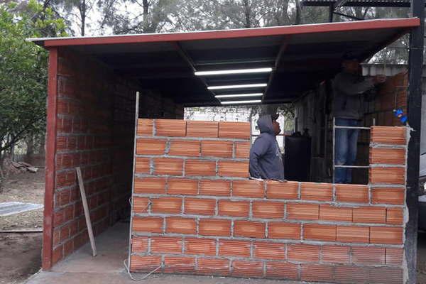 El Sindicato de Empleados de Comercio encaroacute obras de remodelacioacuten y ampliacioacuten del polideportivo