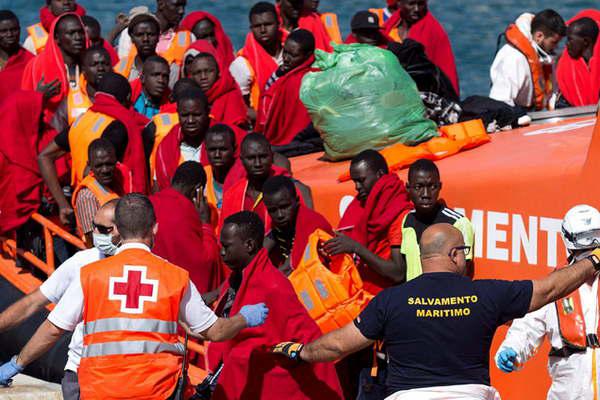 El ministro del Interior Matteo Salvini anuncioacute que restringiraacute la llegada de inmigrantes ilegales en Italia