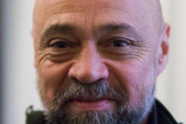 Robba- El Gobierno necesitaraacute una maquinita de hacer doacutelares