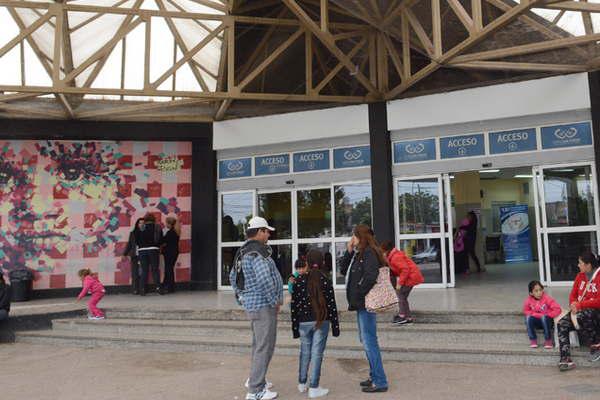 Detienen a un hombre por la violacioacuten de su propia hija 