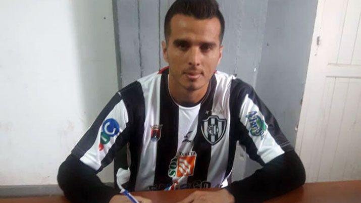 Renso Pérez firmó contrato y ya es jugador del Ferroviario 