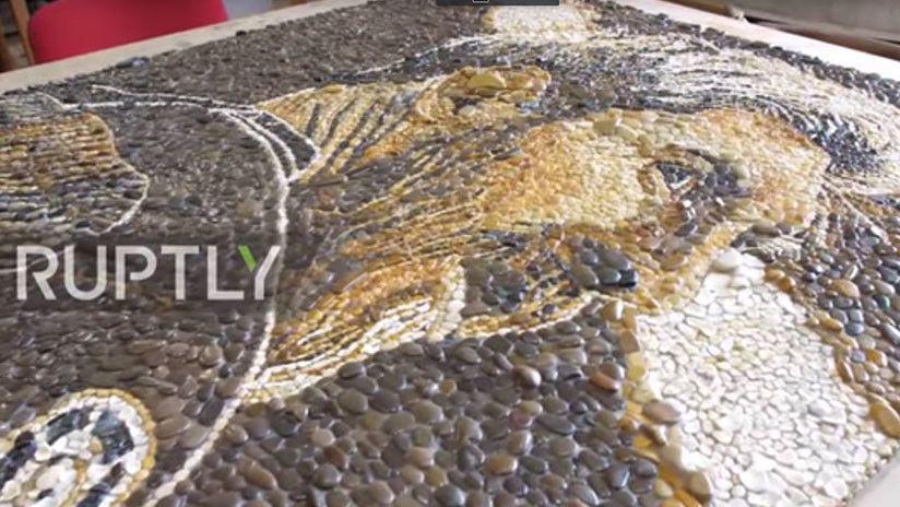 Una calle de una ciudad rusa mostraraacute mosaicos de Messi y de Salah