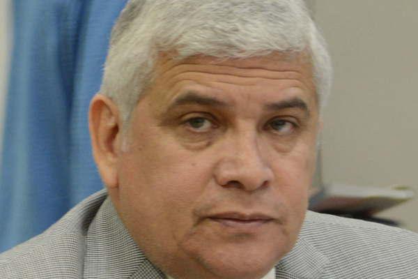 Trabajaraacute en una iglesia por burlarse del apellido del vecino