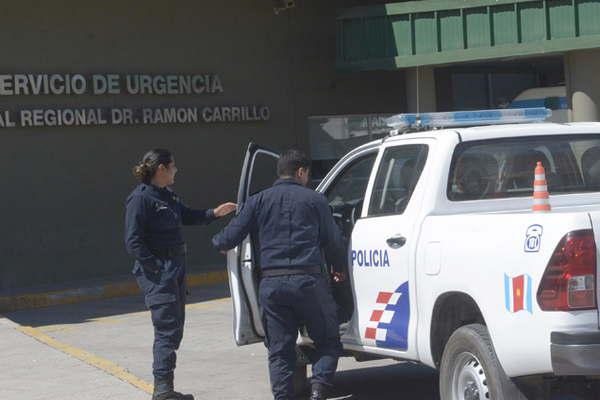 Por celos peleoacute con su novio y lo acuchilloacute  en el brazo izquierdo 