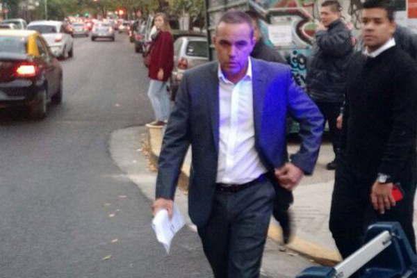 El empresario Martiacutenez Rojas llega  al paiacutes para declarar ante la Justicia