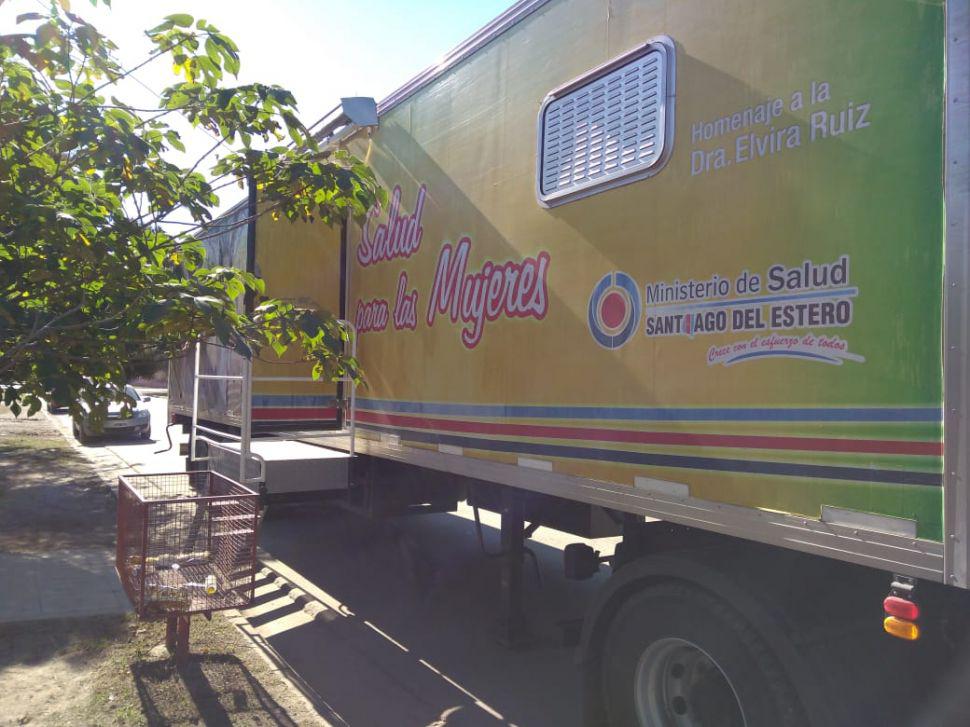Camioacuten sanitario ofrece chequeos a mujeres en Loreto