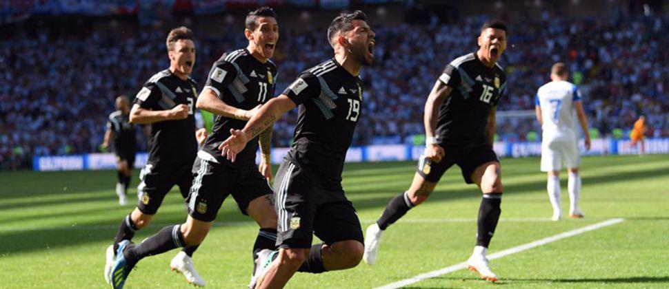 Argentina no pudo superar la defensa de la dura Islandia y empatoacute 1 a 1