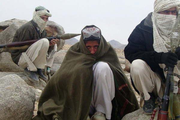Comenzoacute en Afganistaacuten el primer alto el fuego de los talibanes con motivo del final del mes islaacutemico