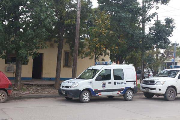 Le dio una paliza por mensajes que halloacute en su celular