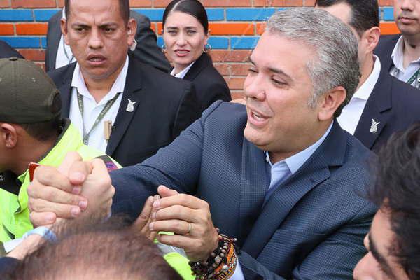 Ivaacuten Duque seraacute el sucesor de Juan Manuel Santos en Colombia