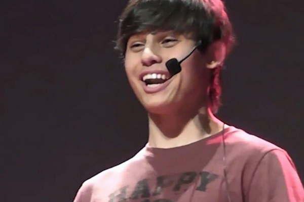 Joaquiacuten Naidenoff un destacado orador que brindaba charlas TED