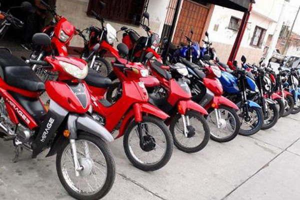 El mercado de motos usadas tuvo su primera caiacuteda de 24-en-porciento- en 8 meses