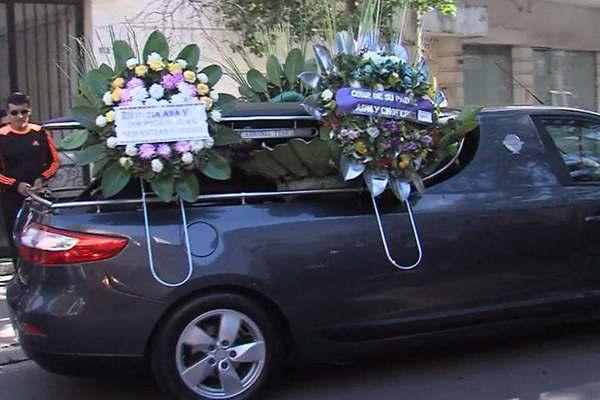 Desgarradoras escenas de dolor en el adioacutes a Jeacutesica la joven asesinada por su ex