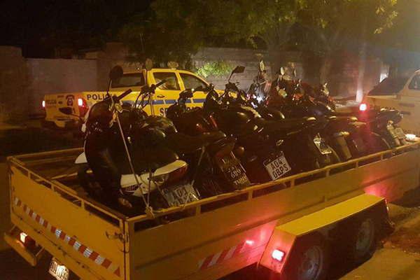 Secuestran maacutes de medio centenar de motocicletas en operativos de seguridad vial