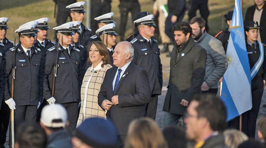 Lifschitz molesto por la ausencia de Macri en acto por el Diacutea de la Bandera