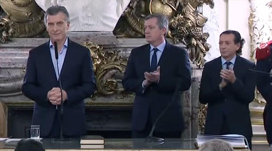 Mauricio Macri tomoacute juramento a Javier Iguacel y Dante Sica