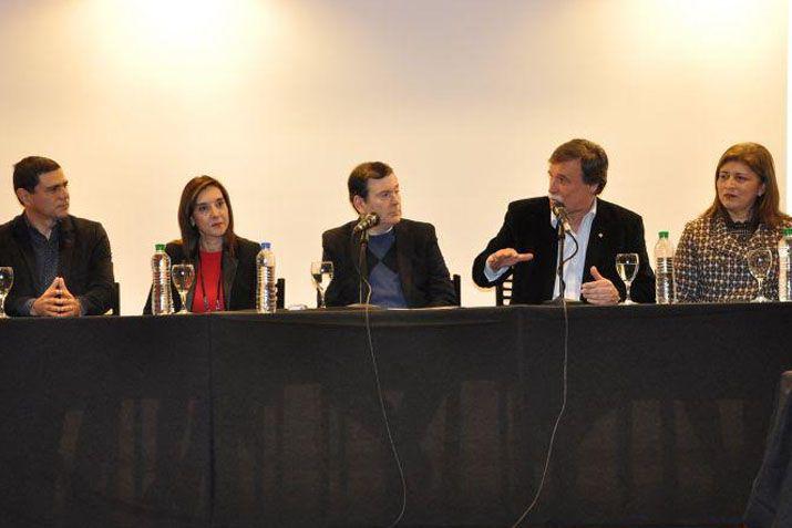 Durante la apertura se realizó la firma de convenios entre el Gobierno de la Provincia y el Instituto Nacional de Tecnología Agropecuaria