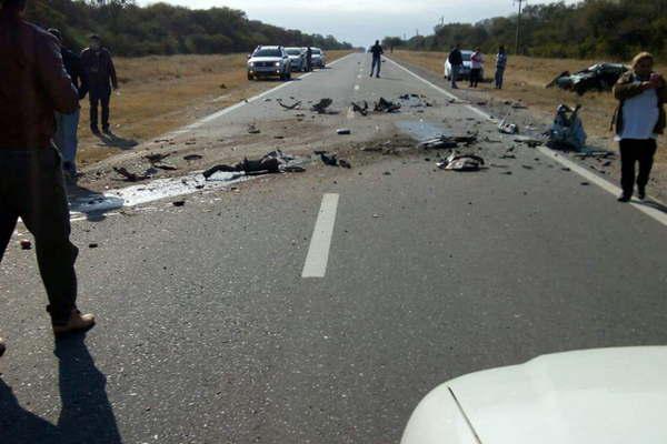 Automovilista perdioacute la vida en el acto tras choque frontal con una camioneta