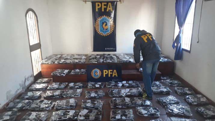 Secuestran mercaderiacutea ilegal valuada en 160000