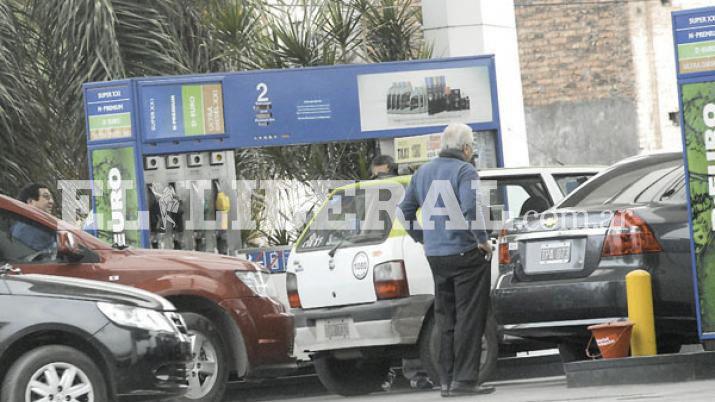 Las subas de los combustibles se trasladan directamente a los precios de los bienes de consumo masivo