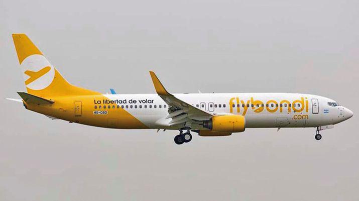 La aeroliacutenea de bajo costo Flybondi llegaraacute mantildeana a Santiago