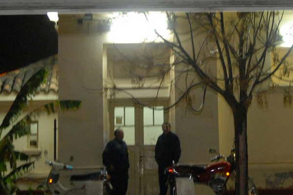 Fue a visitar a su sobrino y lo halloacute sin vida sobre la cama en su habitacioacuten