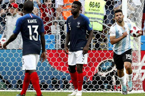 El Kun agradecioacute a todos menos a Sampaoli