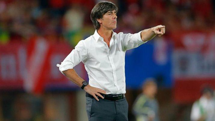 Tras fracasar en el Mundial Alemania ratificoacute a Loumlw hasta Qatar 2022