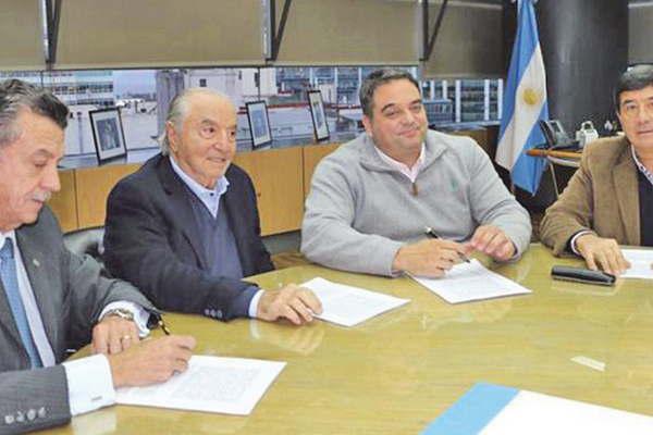 El Comercio cerroacute la revisioacuten de paritarias  con un aumento de 10-en-porciento-