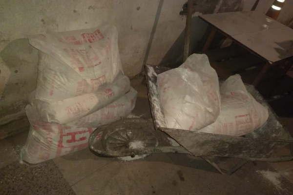 Entroacute a iglesia evangeacutelica en construccioacuten y roboacute bienes valuados en 12500