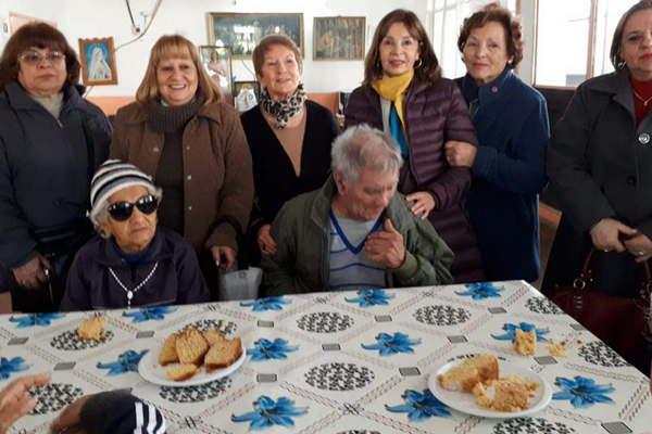 Jubilados del Iosep visitaron el Hogar y Centro de Ciegos Luis Braille