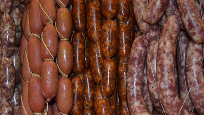 Los Juriacutees- ladrones robaron chorizos cajas de vino y latas de cerveza