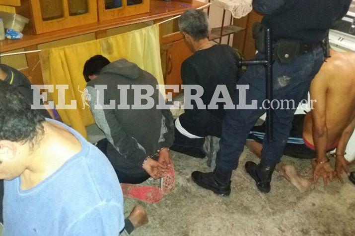 Los sospechosos fueron apresados por el personal policial y quedaron a disposición de la Justicia