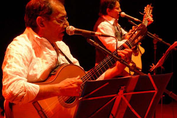 Cuti y Roberto Carabajal cantaraacuten hoy en Upianita 