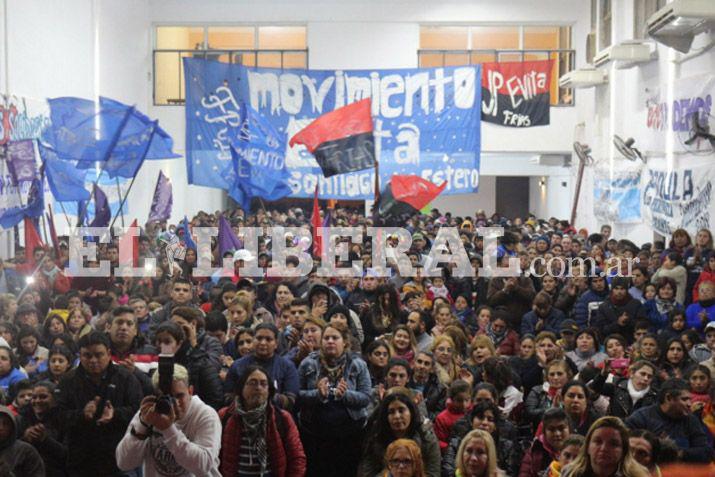 El primer plenario peronista en Frías se desarrolló en Club Sirio Libanés