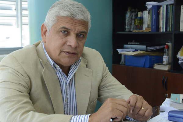 Entroacute a un boliche y prendioacute fuego  una barra y provocoacute desmanes