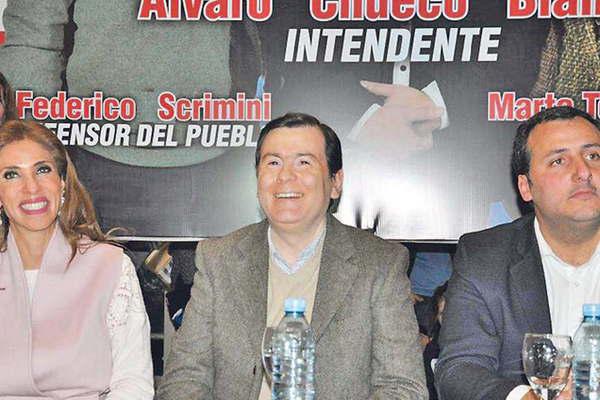 Gerardo Zamora proclamoacute a Chueco Blanco candidato a intendente de la ciudad de La Banda 
