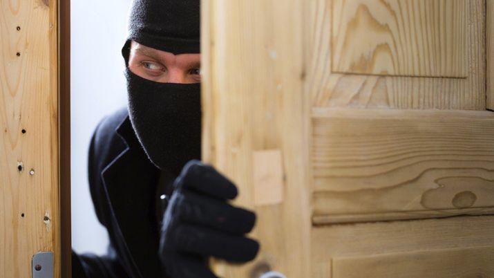 Roban materiales de una obra en construccioacuten en Choya