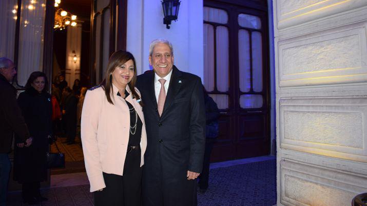 Se llevoacute a cabo la velada de Gala por el Diacutea de la Independencia