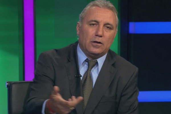 Hristo Stoichkov se metioacute en la poleacutemica de la Seleccioacuten y defendioacute a Lionel Messi