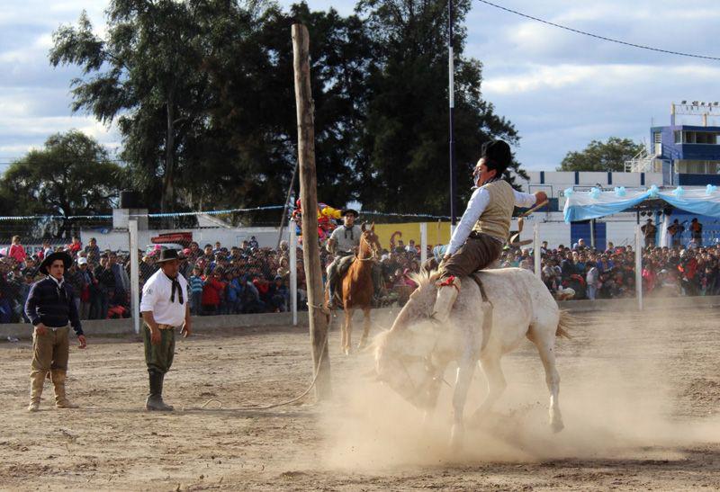 San Ramoacuten celebroacute su aniversario con doma folclore  y la inauguracioacuten de obras