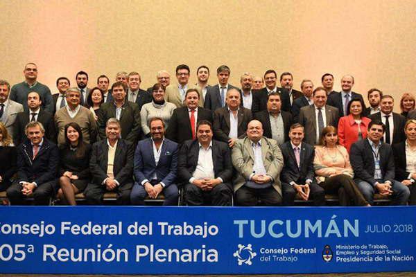 Aiacuteda Ruiz participoacute de la 105ordf Reunioacuten Plenaria del Consejo Federal de Trabajo en Tucumaacuten