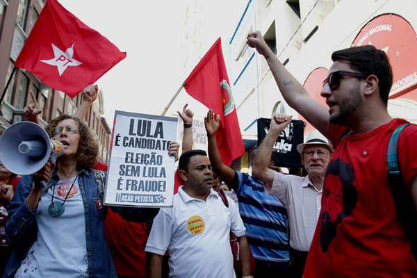 Lula reitera que seraacute candidato por la soberaniacutea popular