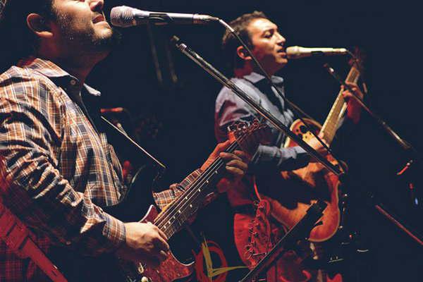 Orellana-Lucca presentaraacute el 20 una pentildea bien santiaguentildea 