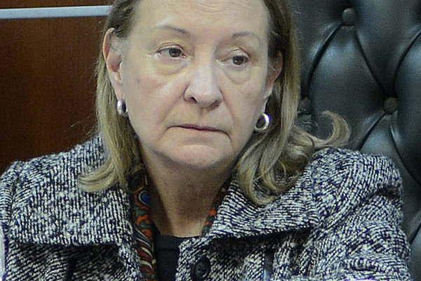 Juzgan a carpintero por violar a su hijastra mientras los hermanitos dormiacutean y la madre se ausentaba para trabajar