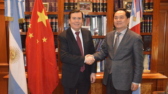 Zamora se reunioacute con el Embajador de China