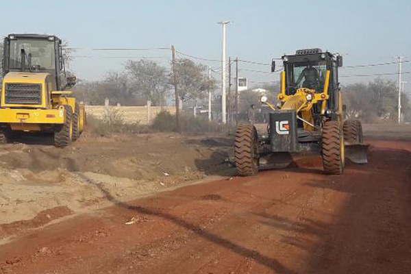 Realizan trabajos de mejoramiento en diferentes barrios de Las Termas
