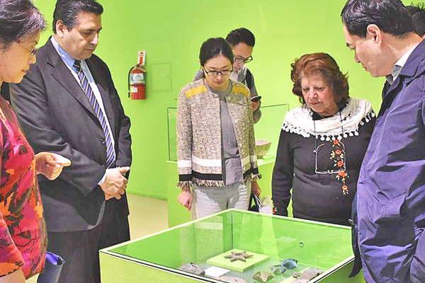 El embajador chino en la Argentina recorrioacute diferentes atractivos turiacutesticos que tiene la capital santiaguentildea
