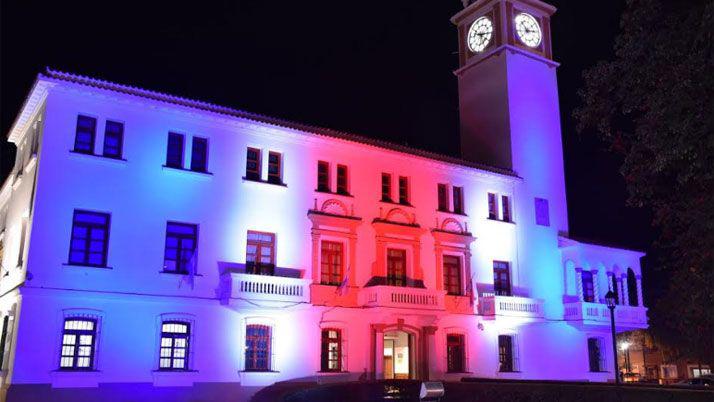 La Casa de Gobierno se vistioacute de colores santiaguentildeos